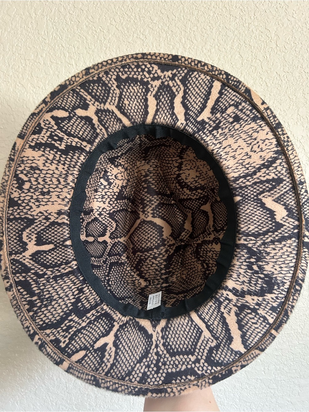 Like New Brown and Black Snake Skin Fedora Women’s - Picture 7 of 8